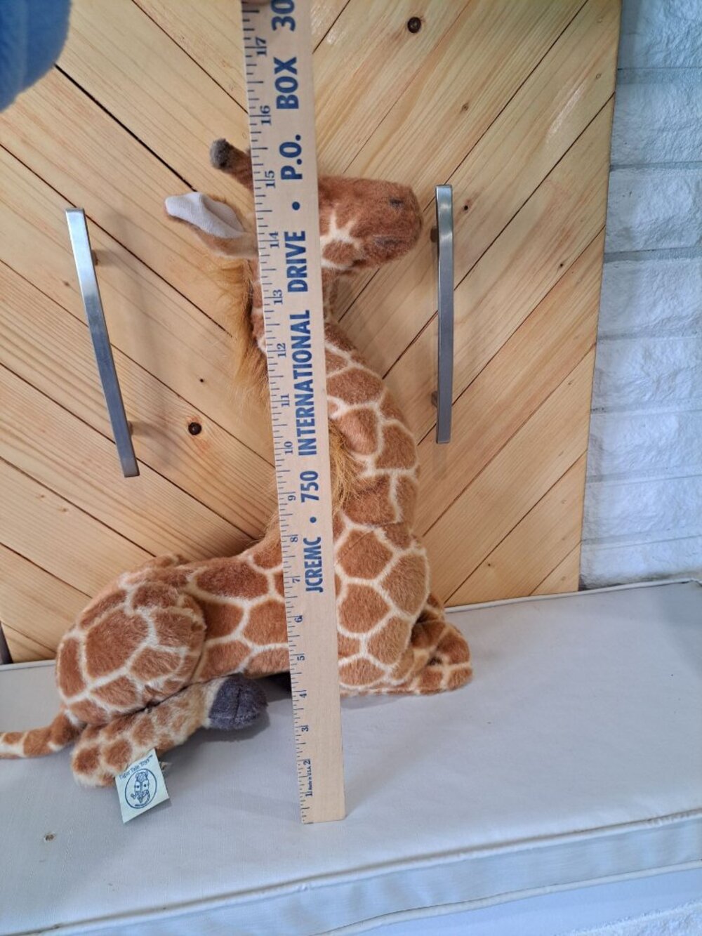 Tiger Tale Toys Plush Jelanie Giraffe Stuffed Animal Brown & White 18" Sitting - Picture 9 of 9